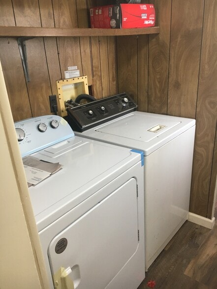 Washer and dryer - 1115 3rd St