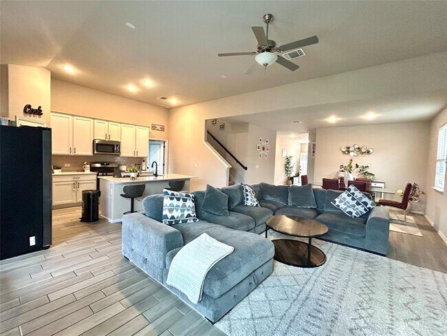 Building Photo - 115 Forsythia Trail