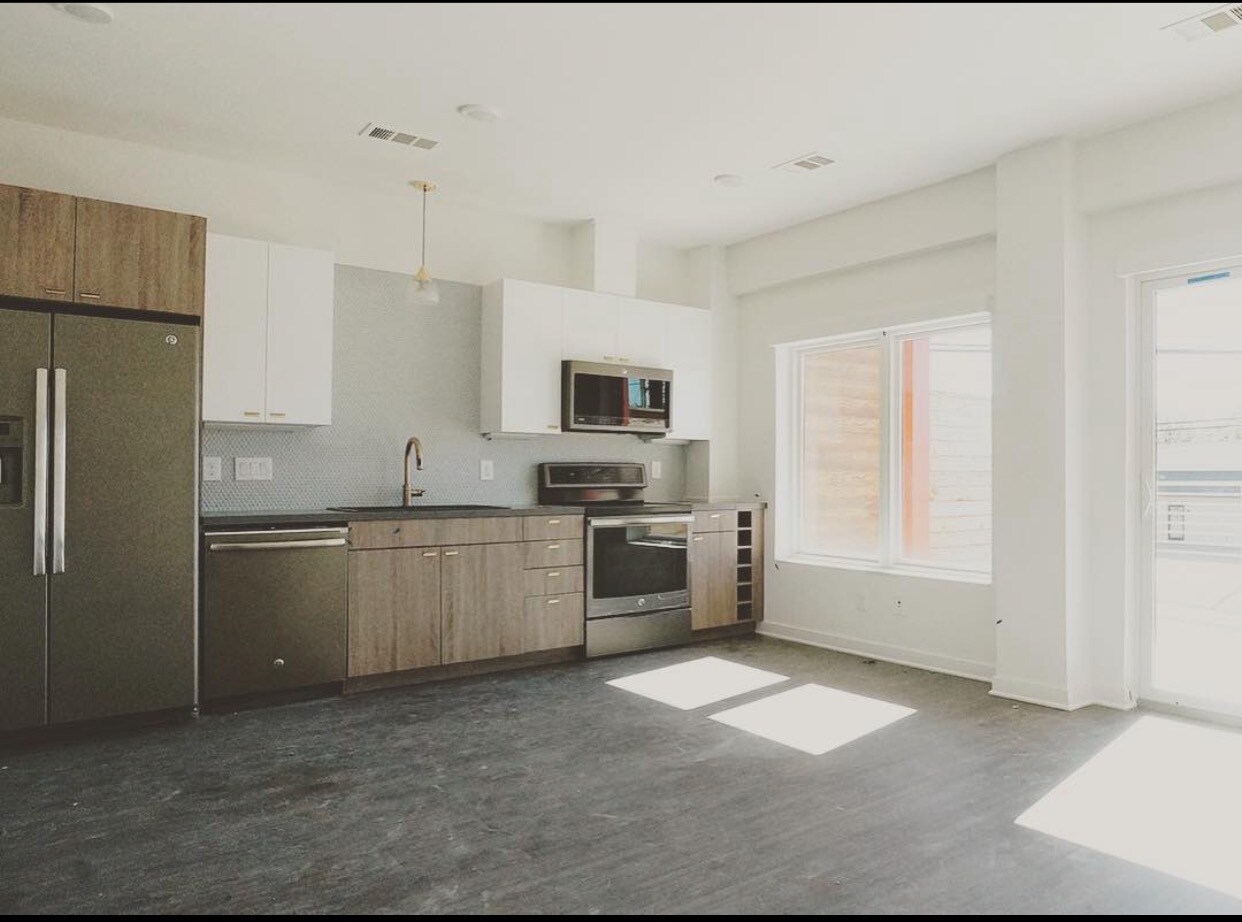 Building Photo - 4361 S Congress Ave