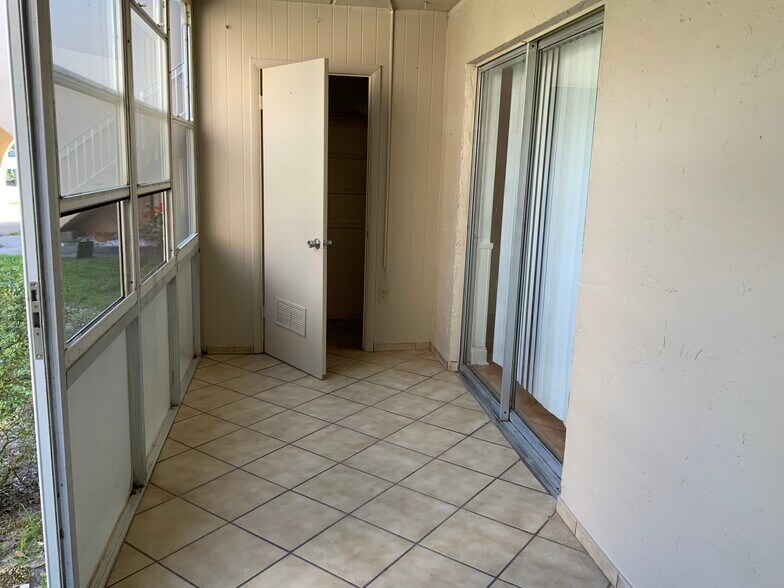 Building Photo - 3135 Shady Dell Ln