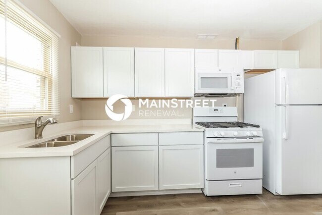 Building Photo - 3 Bedroom Pet-Friendly Home in Louisville,...