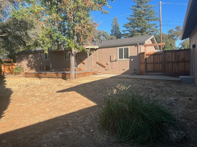 Building Photo - Modern Auburn Retreat—Fully Renovated 3BR ...