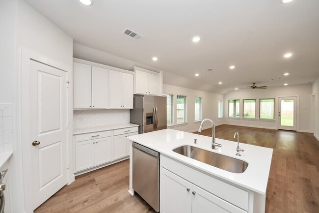 Building Photo - 31815 Autumn Spur Ln