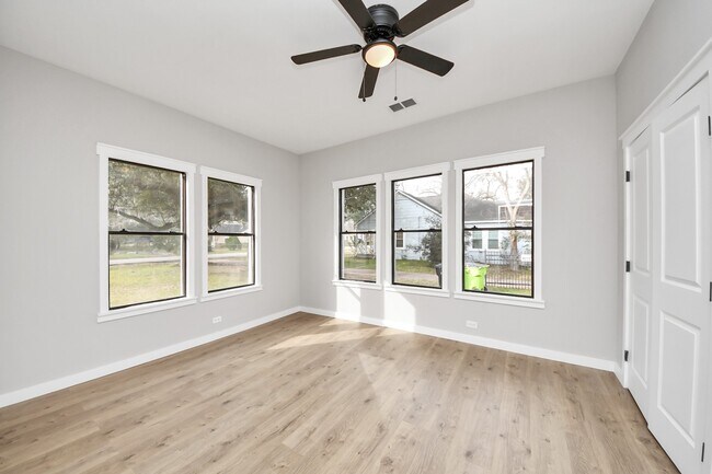 Building Photo - 1507 Brooks Ave