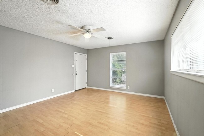 Building Photo - 3347 S 27th St