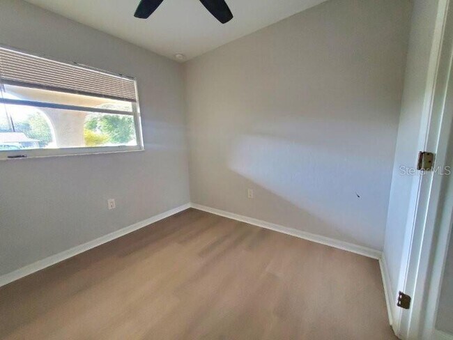 Building Photo - 4387 Sibley Bay St