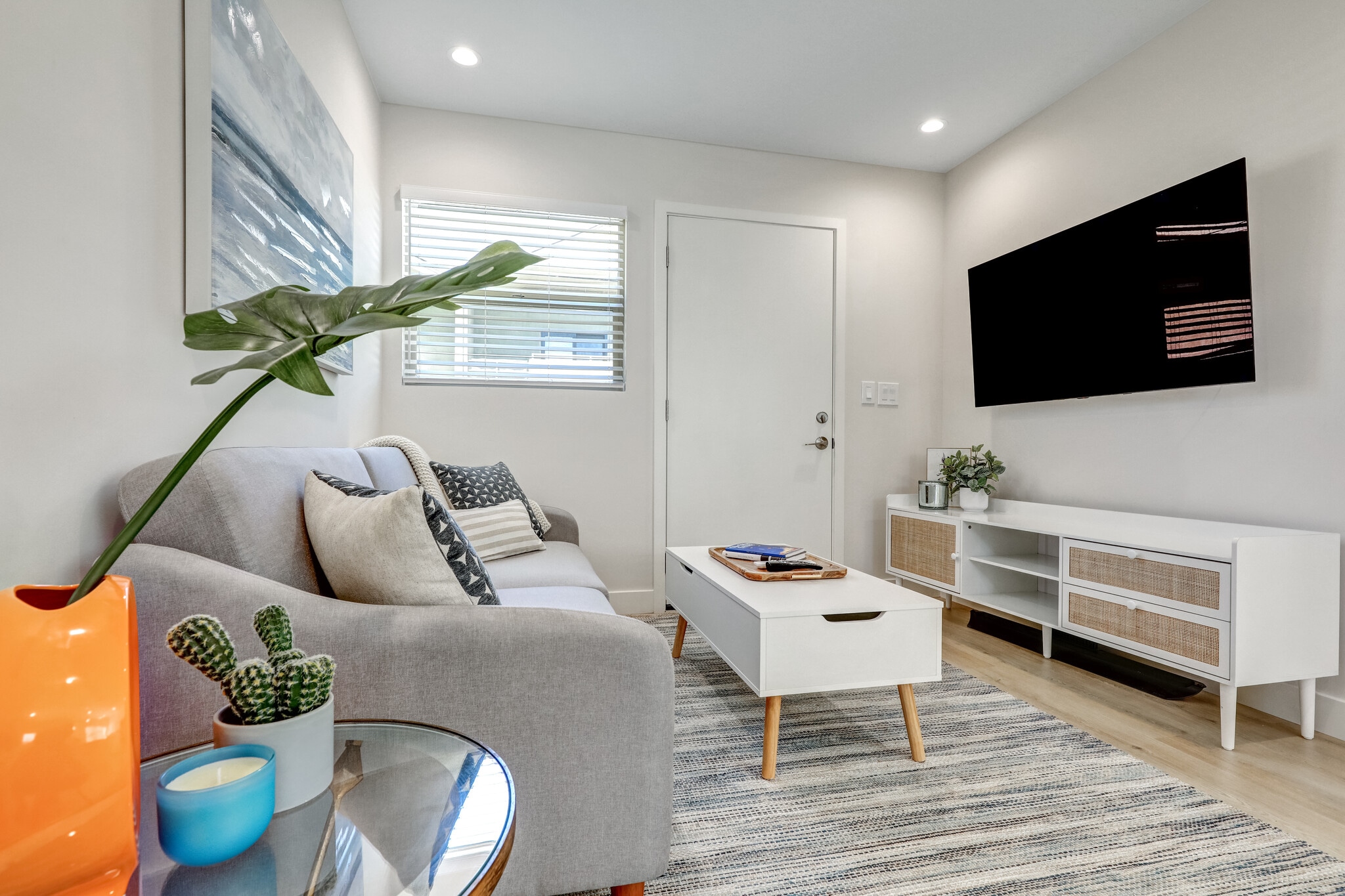 Building Photo - 940 Law St