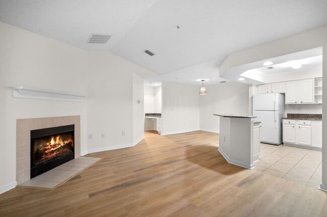 Building Photo - H36/G101