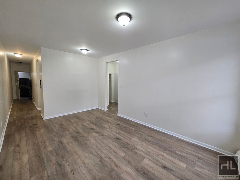 Building Photo - 557 KOSCIUSZKO STREET