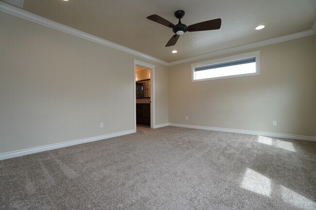 Building Photo - 38 E Ranch Dr