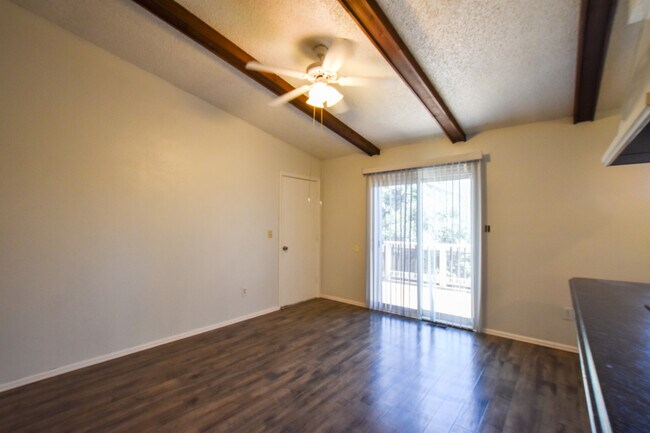 Building Photo - 4925 Hackamore Dr N