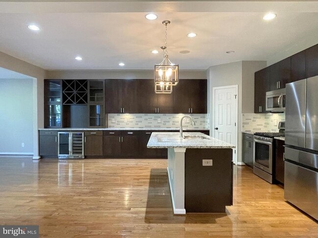 Building Photo - 23573 Christina Ridge Square