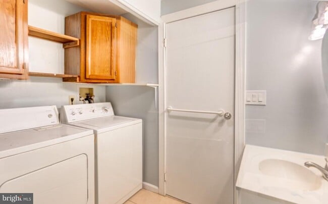 Building Photo - 12121 Catalina Dr