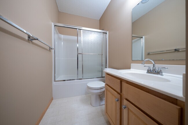 Building Photo - 4989 Archer Ln N