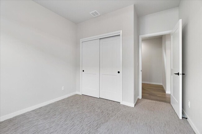 Building Photo - Single-Level Serenity: Your 3 Bedroom, 2 Bath Dream Home Awaits