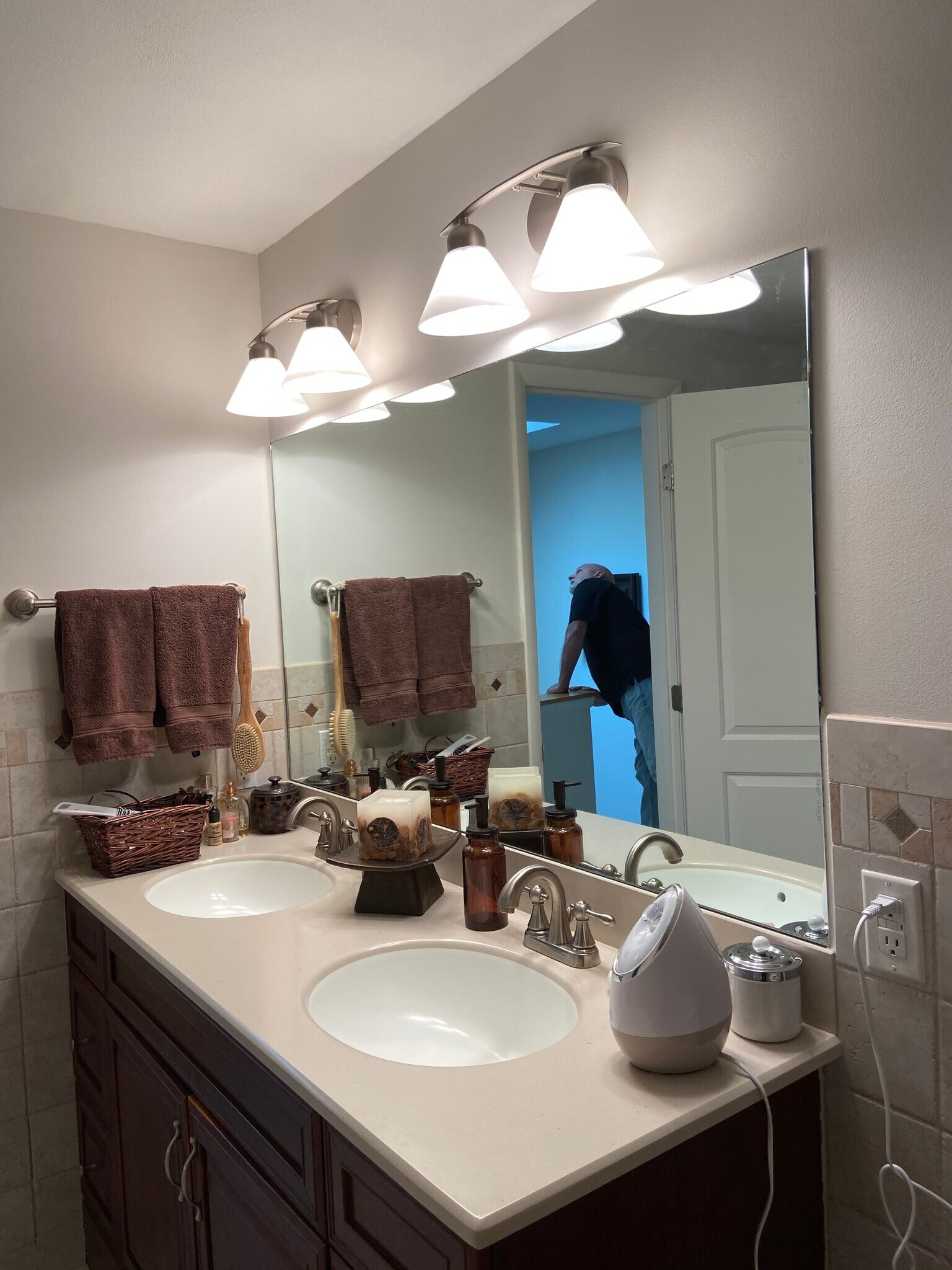 Building Photo - 1124 Fern Hollow Dr