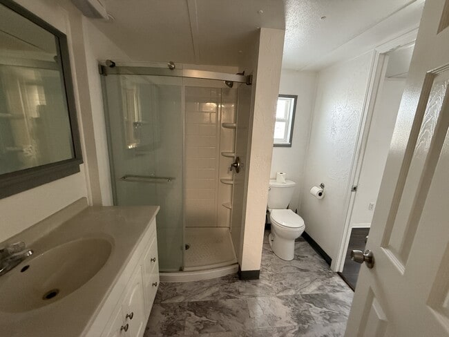 Building Photo - 3189 Eastview Rd