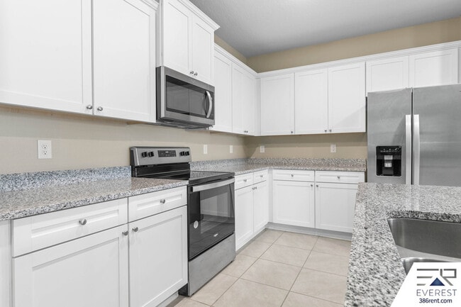 Building Photo - 152 Redbud Rd