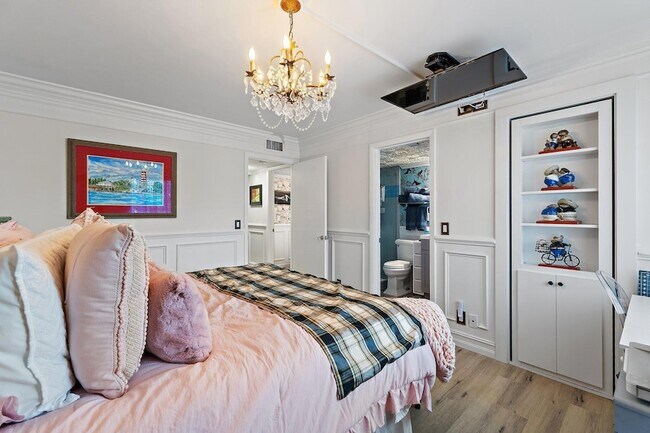 Building Photo - 1605 S US Hwy 1