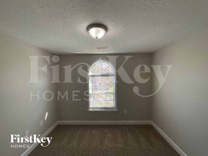 Building Photo - 113 Longwood Dr