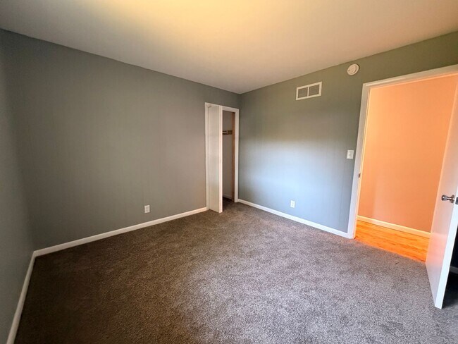 Building Photo - 2538 Berwyck Rd SE