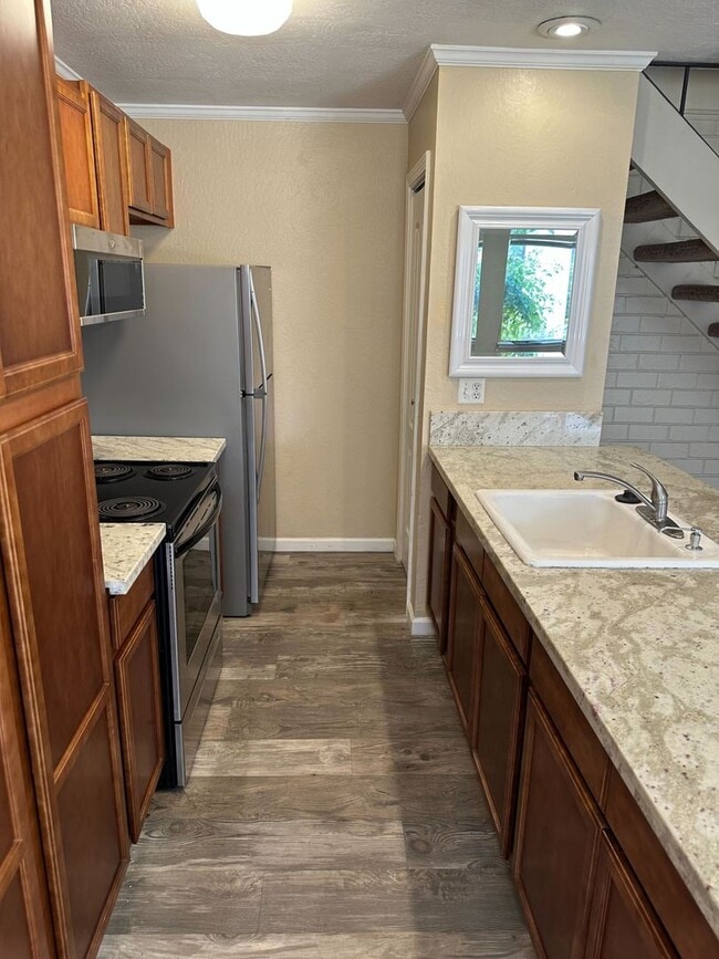 Building Photo - Comfortable 2-Bedroom Unit in North Sacram...