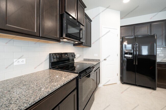 Building Photo - 716 Skylar Heights Dr