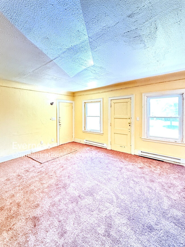 Building Photo - 3030 Cortland St