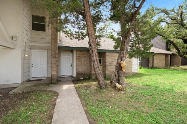 Building Photo - 6903 Woodhue Dr