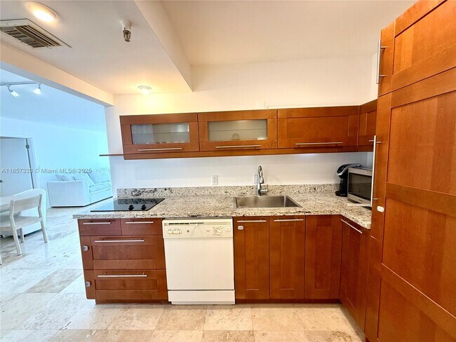 Building Photo - 20505 E Country Club Dr