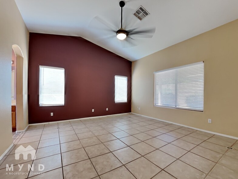 Building Photo - 25822 N 65th Ave