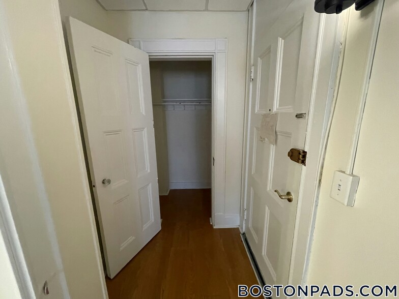 Building Photo - 62 Boylston St