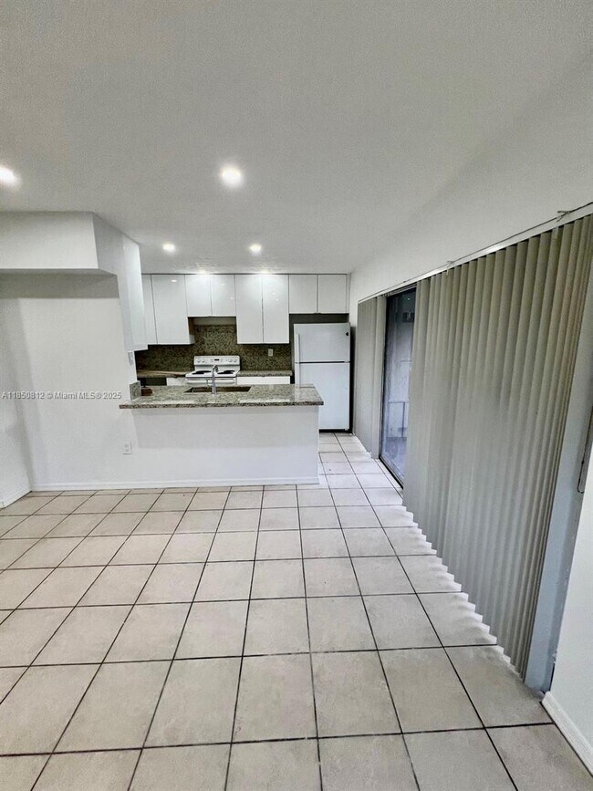Building Photo - 10361 SW 209th Ln