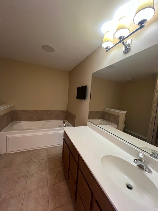 Building Photo - 10713 Gabrielle Ln