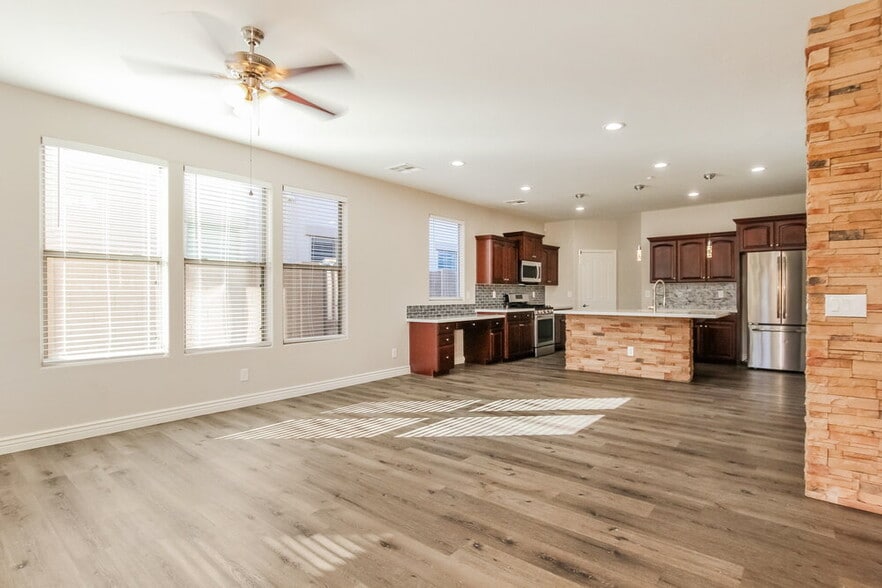 Building Photo - 29751 N 121st Dr