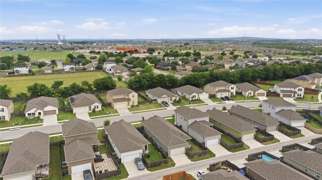 Building Photo - 126 Fairmeadow Downs Dr