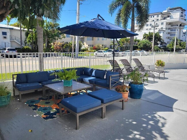 Building Photo - 550 Bayshore Dr