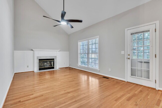 Building Photo - Beautifully Appointed 4BR Home Featuring a Screened Porch, Spacious Living Areas & Community Pool...