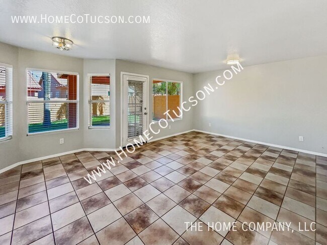 Building Photo - 9937 N Woodstone Trail
