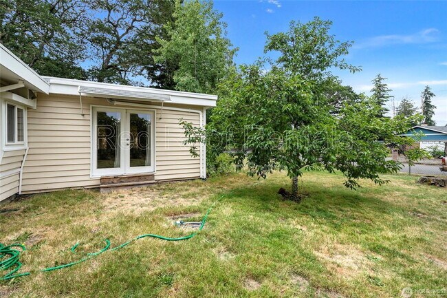 Building Photo - 11807 96th Ave SW