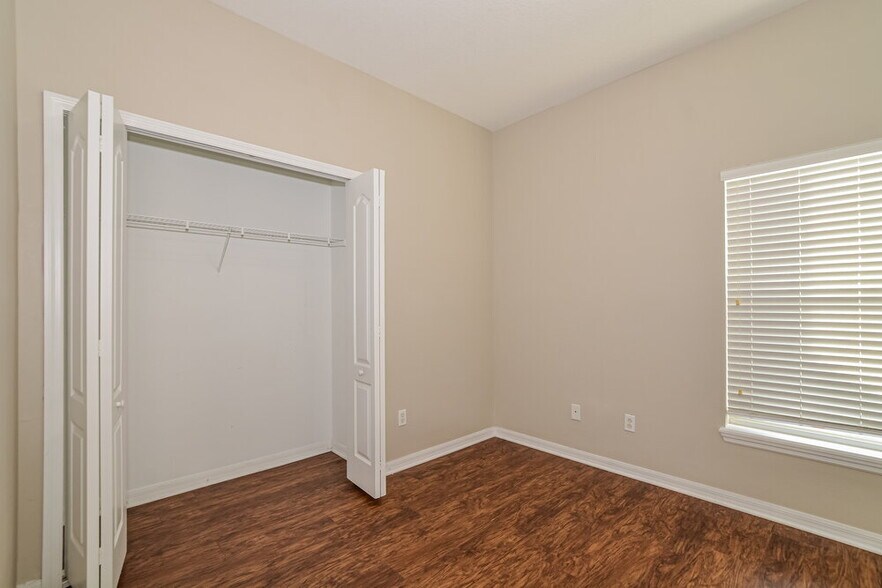 Building Photo - 2061 Ribbon Falls Pkwy