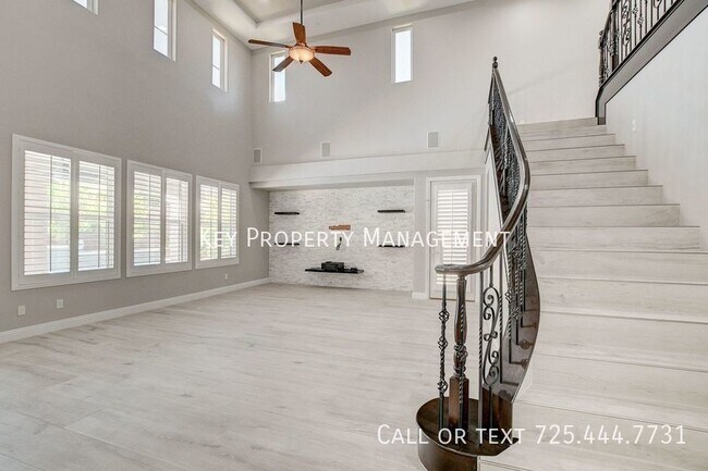 Building Photo - 4 BEDROOM 4.5 BATH MOUNTAINS EDGE REMODELE...