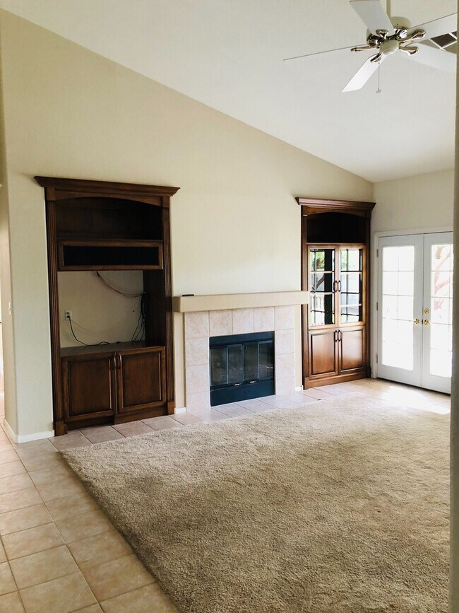 Building Photo - *WONDERFUL SINGLE STORY HOME IN GREEN VALLEY RANCH GATED COMMUNITY!!**