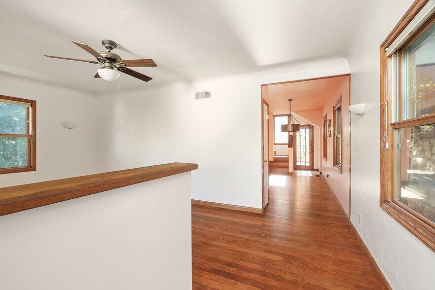 Building Photo - 3705 Fredonia Dr