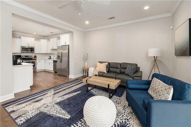 Building Photo - 405 Mariners Cir