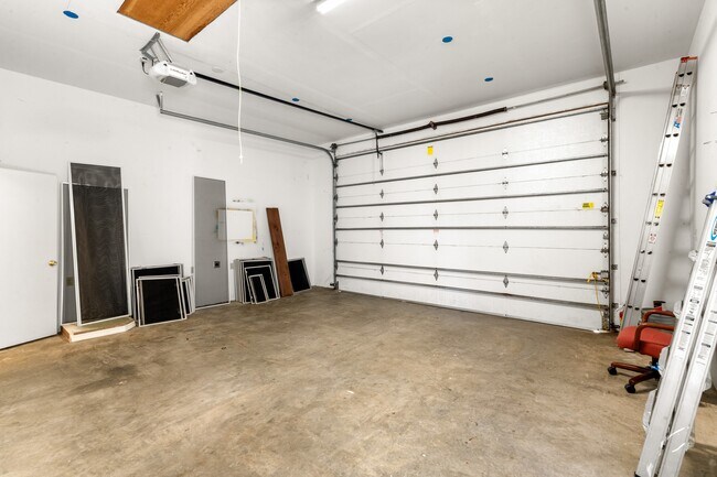 Building Photo - 1140 Ocean Shores Blvd SW