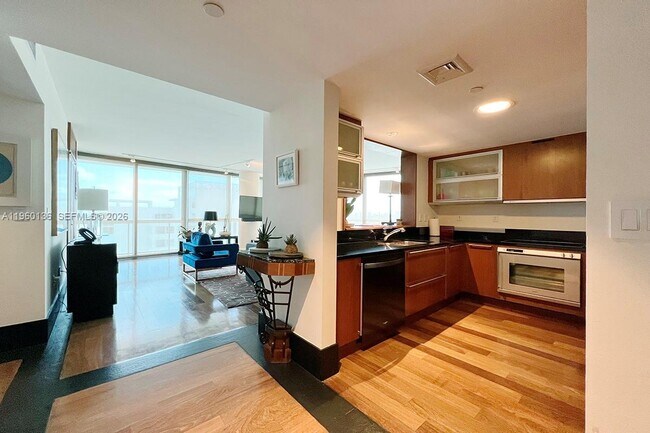 Building Photo - 101 20th St