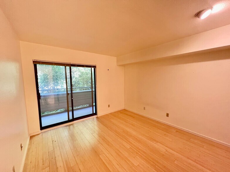 Building Photo - Underground Parking Spot!!!