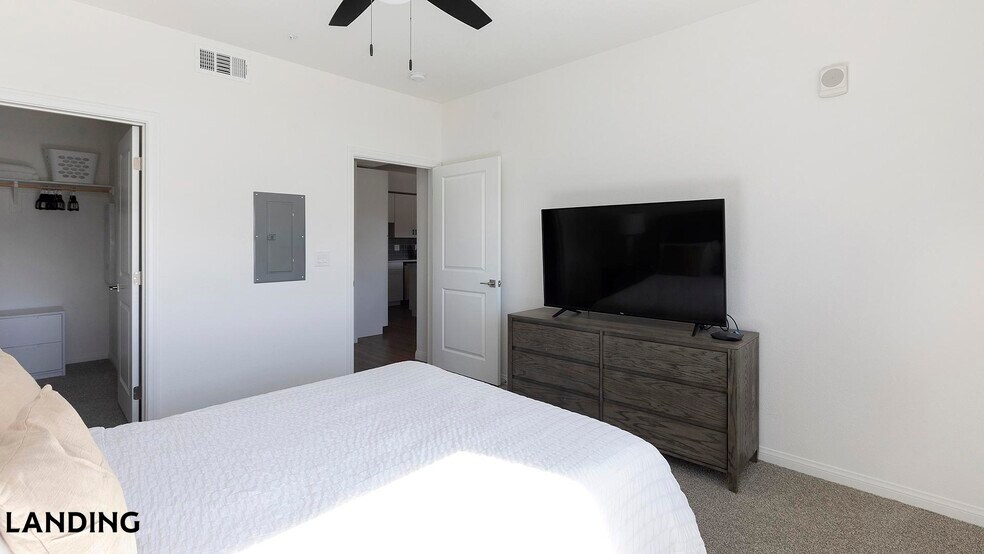 Building Photo - 760 S Boulder Hwy