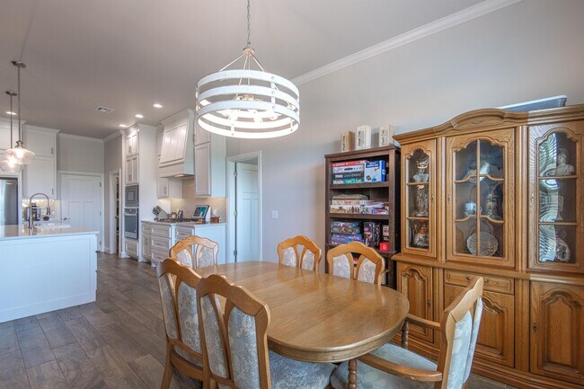 Building Photo - 2244 E Kellan Ct Terrace